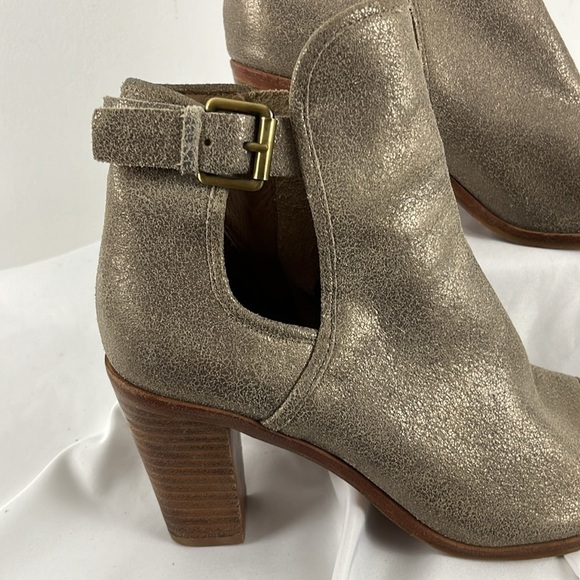 Donald J Pliner Leather Gold and Silvery Peep Toe Shoes - Picture 2 of 10